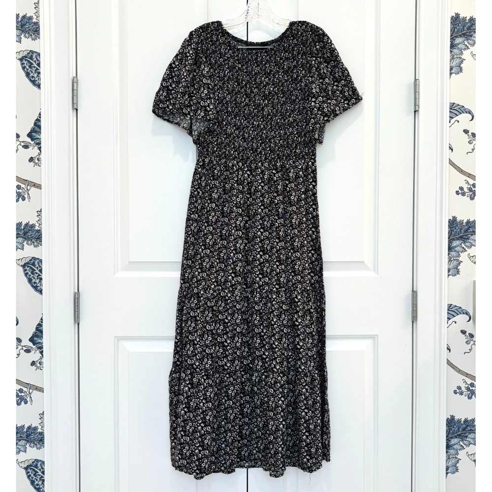 ZESICA Smocked Floral Maxi Dress  Sz L  Black White Tiered Cottagecore Prairie